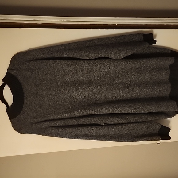 Pullover - Picture 3 of 3